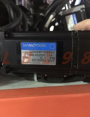 One Servo Motor P50B07040HXS1J #lk