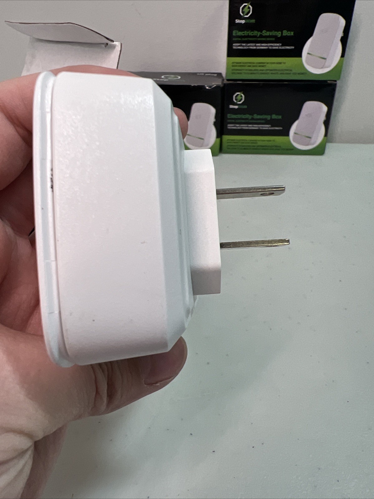 LOT OF 4 / 4 Pack of StopWatt Electricity-Saving Box US Outlet Plug Energy Saver