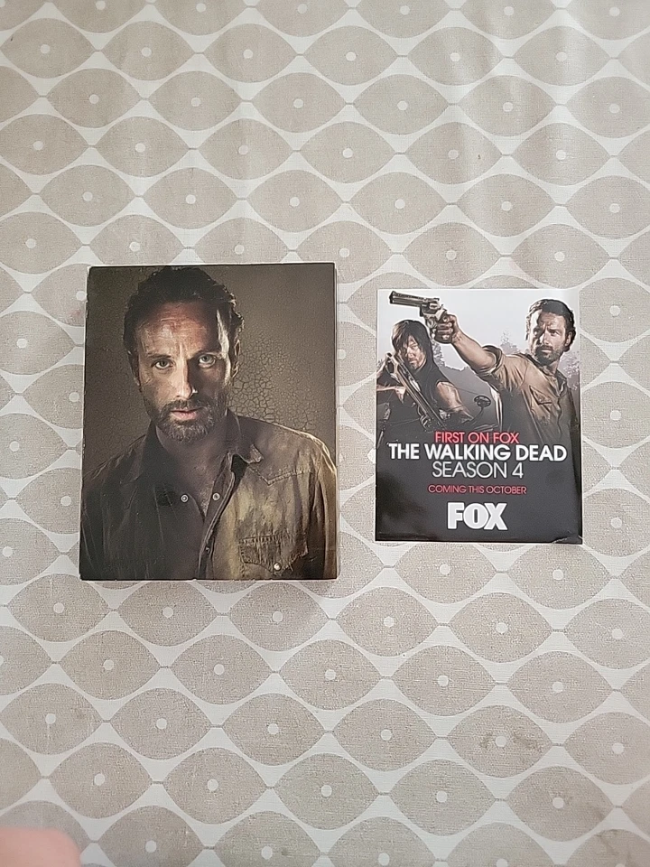 The Walking Dead: The Complete Third Season [Limited Edition] (Blu-ray, 2012) - Image 4 of 4