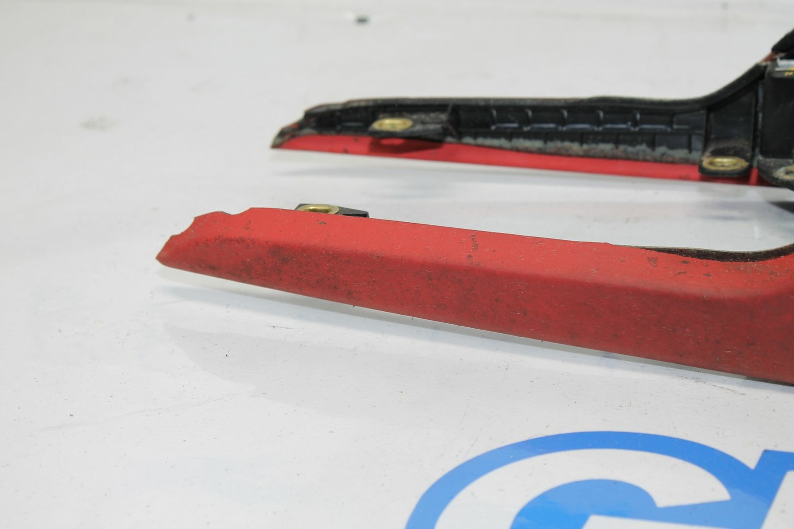 16-21 AUDI R8 V10 PLUS RED LEATHER CENTER CONSOLE SHELL (WORN) 4S1864357 17 18