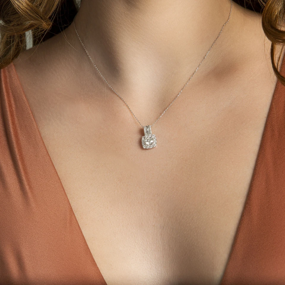 Ожерелье с подвеской в виде ореола 1,39 карата круглое SI2 E белое золото 18 карат - Изображение 3 из 3