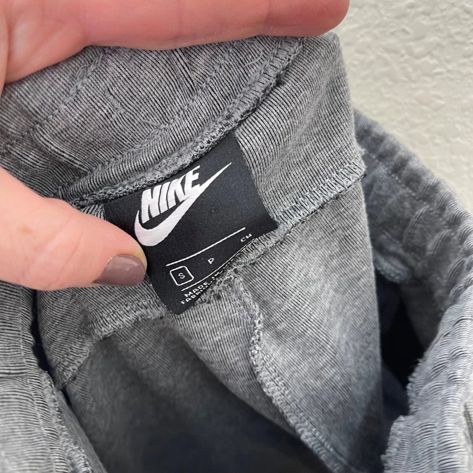 Nike Tech Fleece Gray Athletic Shorts w Pockets 816280-093 Boys size Small (8) - Image 2 of 4