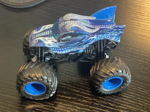 Spin Master Monster Jam Ice Blue Dragon Monster Truck 1:64 Black Wheels ...