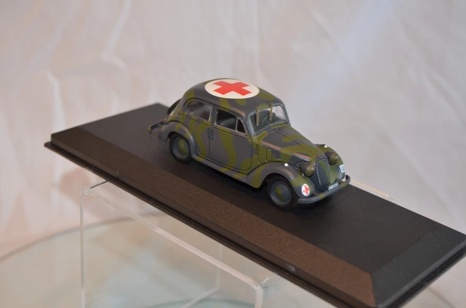 SIMCA 8 CROIX ROUGE 1/43 - Photo 4/4