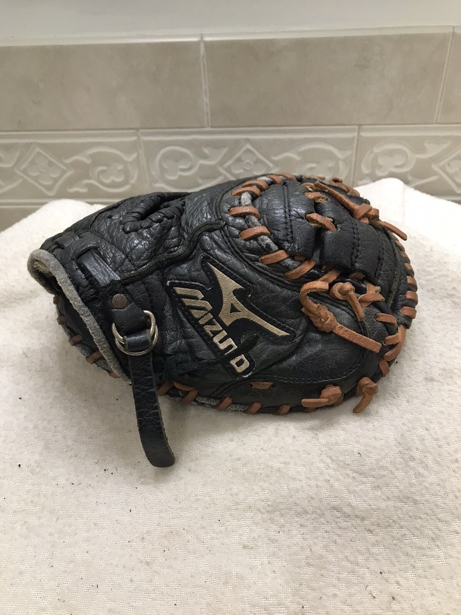 Mizuno GXC-105D2 Boys Small Fully Broken In Baseball Catchers Mitt