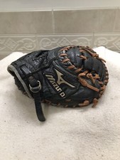 Mizuno GXC-105D2 Boys Small Fully Broken In Baseball Catchers Mitt Right Throw