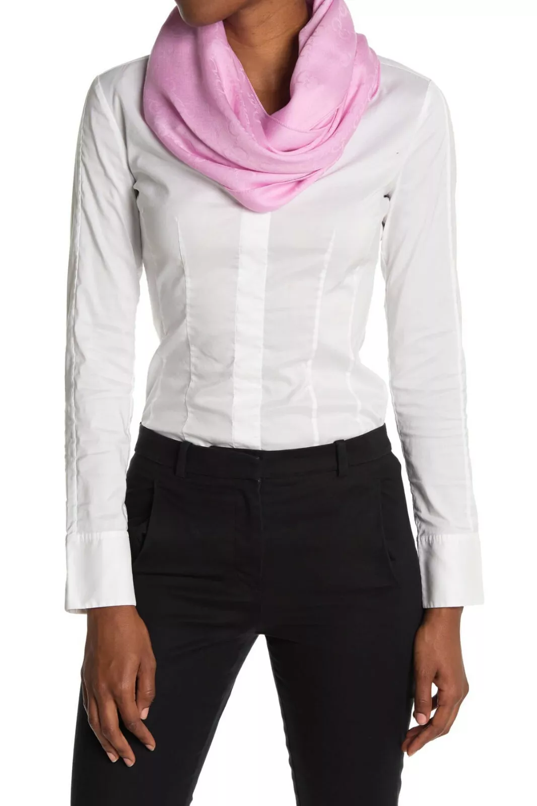 Foulard rose en laine et soie mélangées imprimé logo Gucci GG neuf avec étiquette