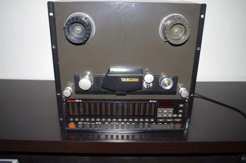 Tascam MSR16 incl. 4 Multicore Kabel