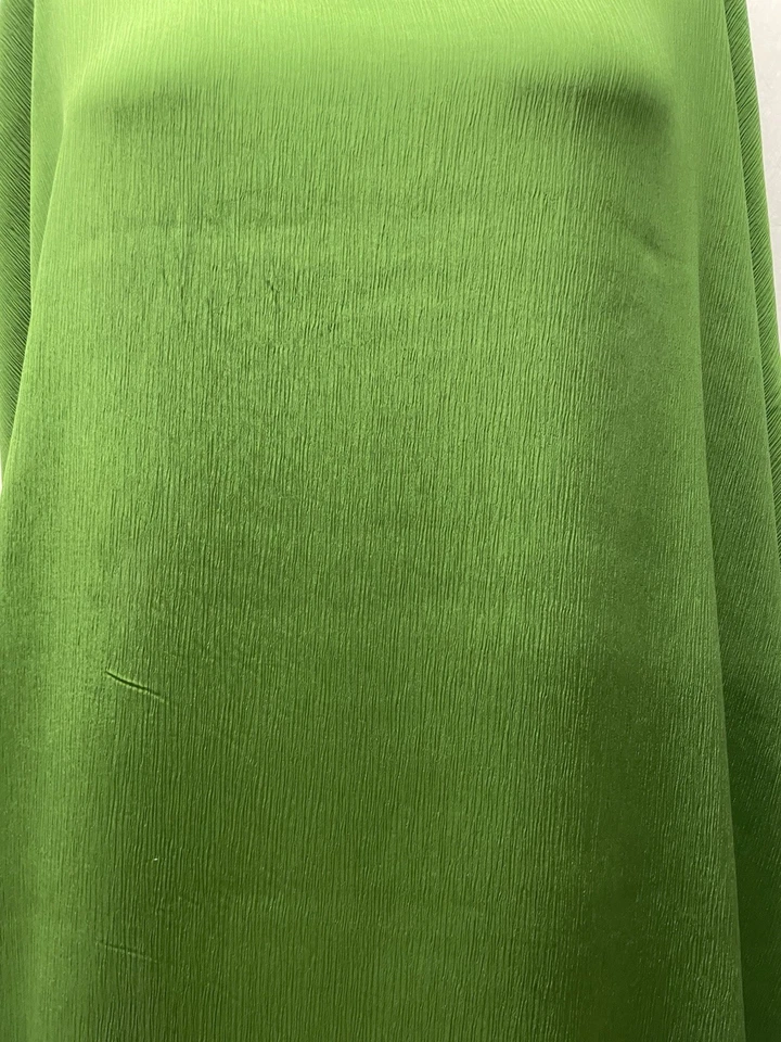 Tela 100 % seda arrugada crepé de China rica verde esmeralda por yarda 45" de ancho Foto 4 de 4