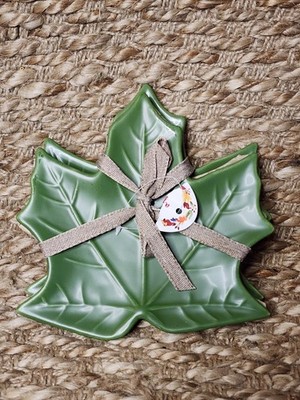 NEW! Set of 2 Autumn Fall Dark Green Leaf Shaped Appetizer Plates IQ Accessories