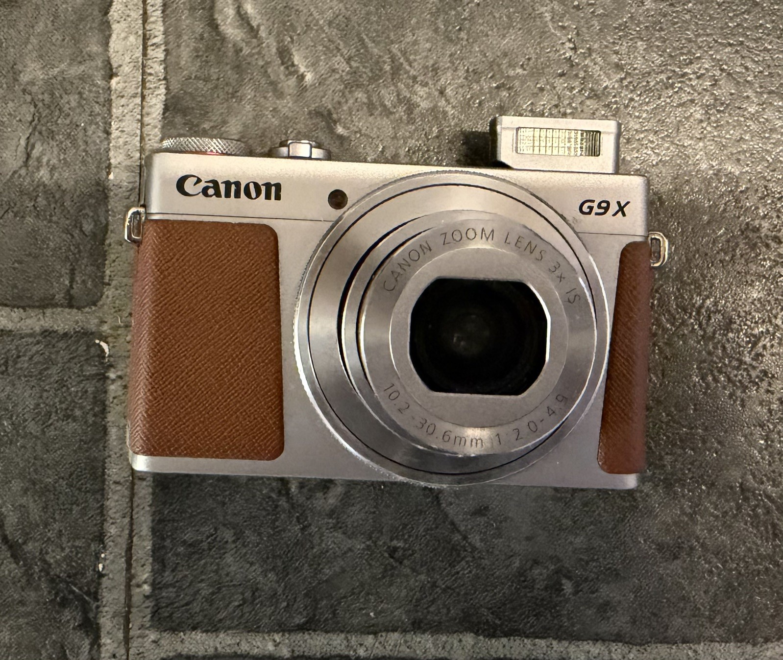 Canon PowerShot G9 X G9X Silver Digital Camera with  battery & SD Card spares