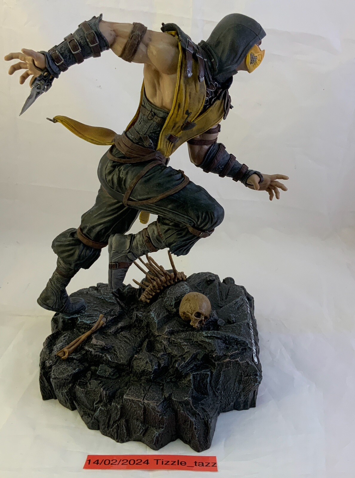 Mortal Kombat X Kollector's Edition Scorpion + PS4 Steel Book Case