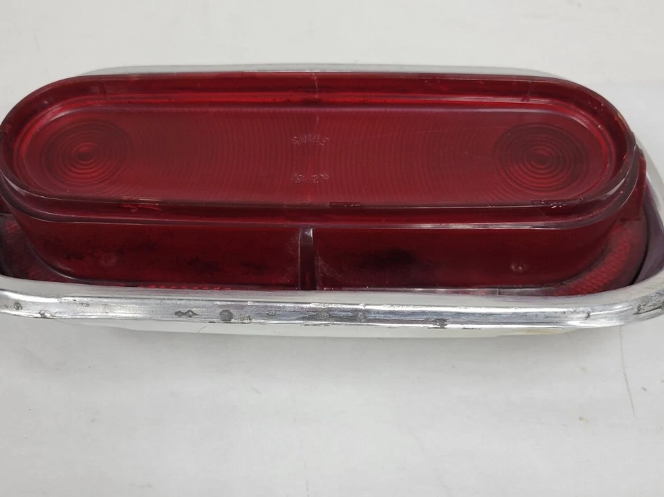 1961 Pontiac Catalina Ventura Lt Tailight Assembly Guide R2-61 OEM GM - Image 3 of 4