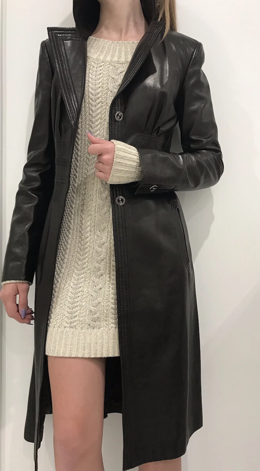 Cappotto lungo in pelle Gucci marrone cioccolato fondente.