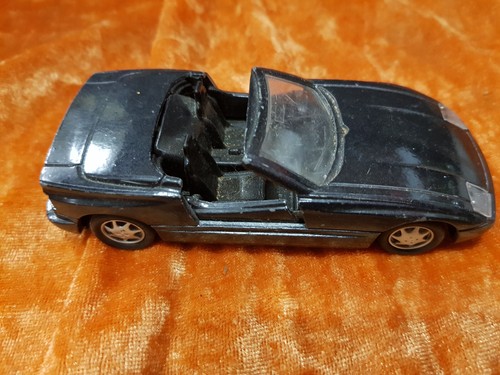 Maisto: BMW Z1 schwarz, 1 Rücklicht fehlt