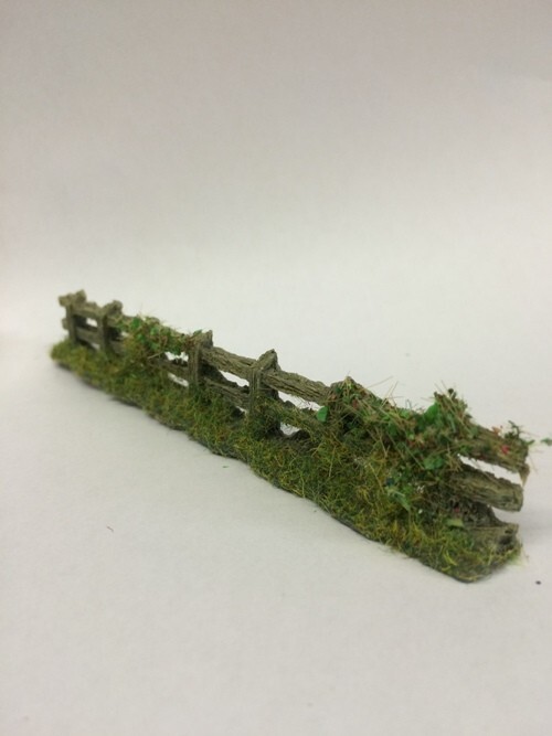 Javis ""Countryside"" Scenics ""OO"" Rough Weatherd Fencing With Foliage PF7