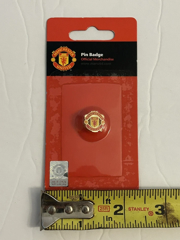 Manchester United Pin Badge Officially Licensed Mint Condition Sealed In Package - Image 3 of 4