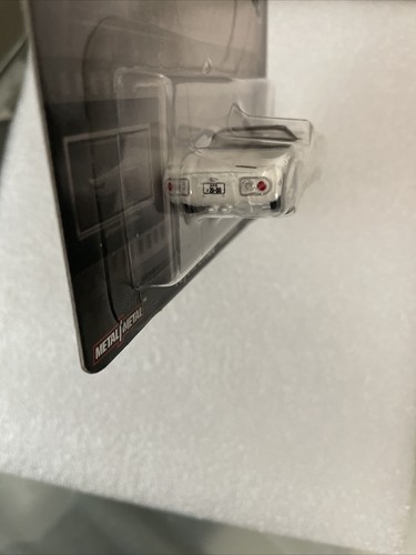 Hot Wheels Premium Toyota 2000 GT Roadster 007 Edition White Free Shipping cool! - Picture 6 of 7