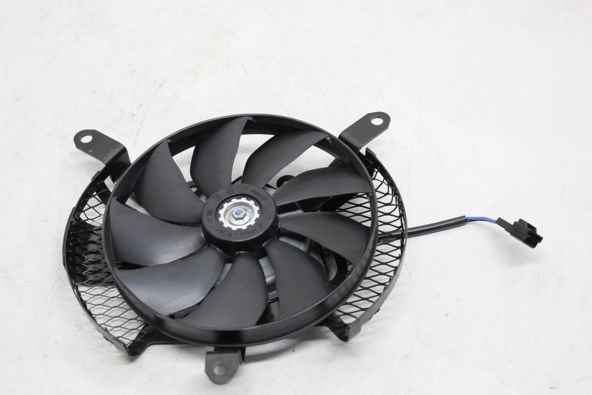 Suzuki Thermostat Wate 17670-50F00 熱スイッチ付きラジエーター