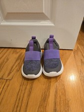 Toddler girls Cat and Jack size 6 purple sneakers