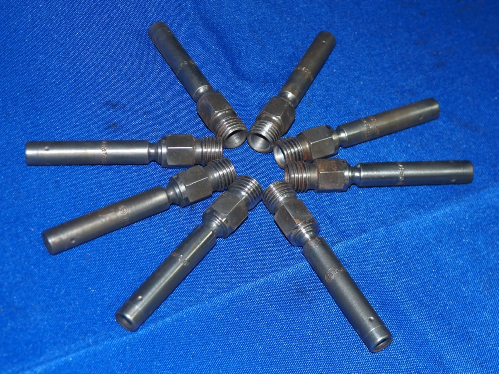 Set of 8 Reman Bosch Ferrari & Mercedes CIS K-Jetronic Fuel Injectors 0437502010