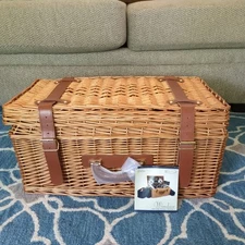 PICNIC TIME Windsor Luxury Wicker Picnic Basket, Deluxe Set for 4, Navy Blue NEW