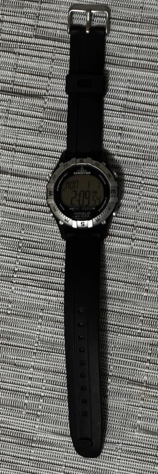 Reloj brújula digital Timex Expedition - Indiglo, WR 100M - probado Foto 2 de 4