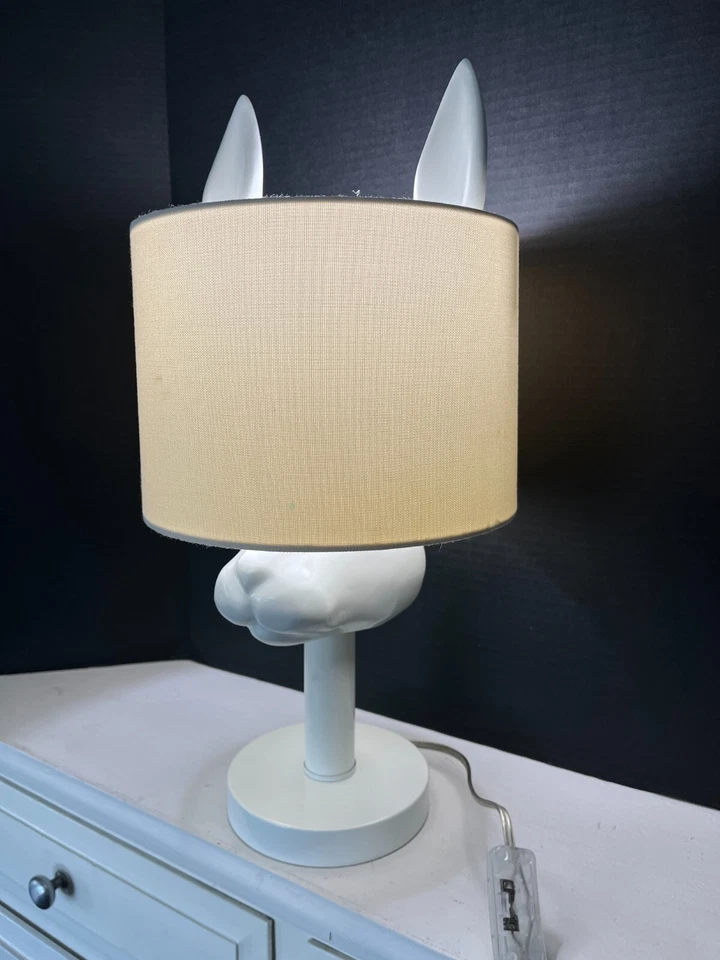 Lámpara de mesa/luz con pantalla de tambor Pillowfort PEEK-A-BOO oculta conejo funciona Foto 2 de 4