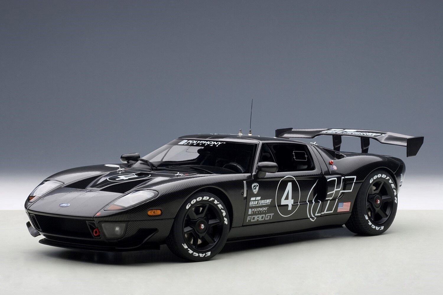 2005 FORD GT LM RACE CAR SPEC II CARBON FIBER 1:18 by AUTOart