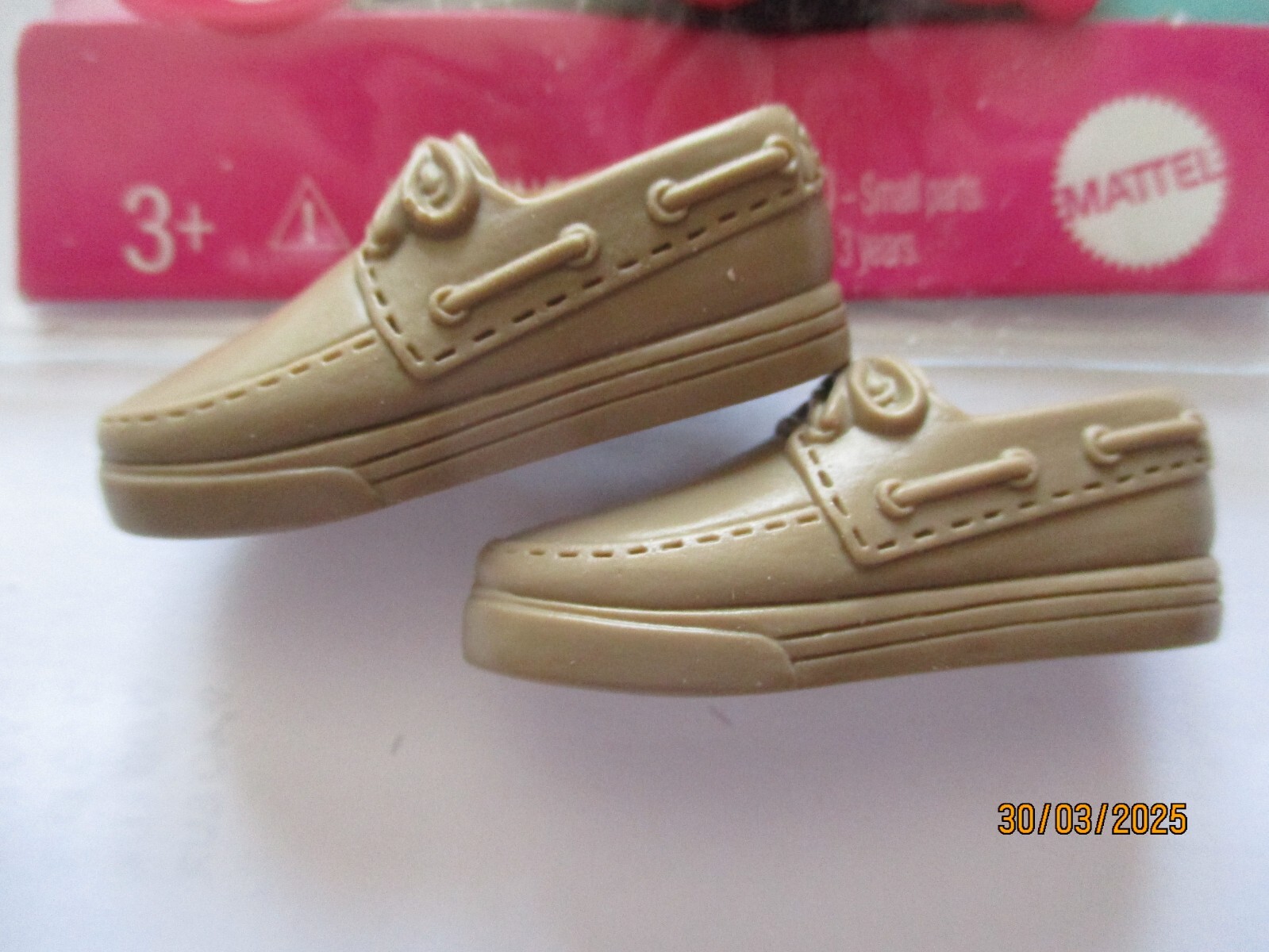 BARBIE DOLL / PAIR OF SHOES: BOOTS, PUMPS ....... (2890)