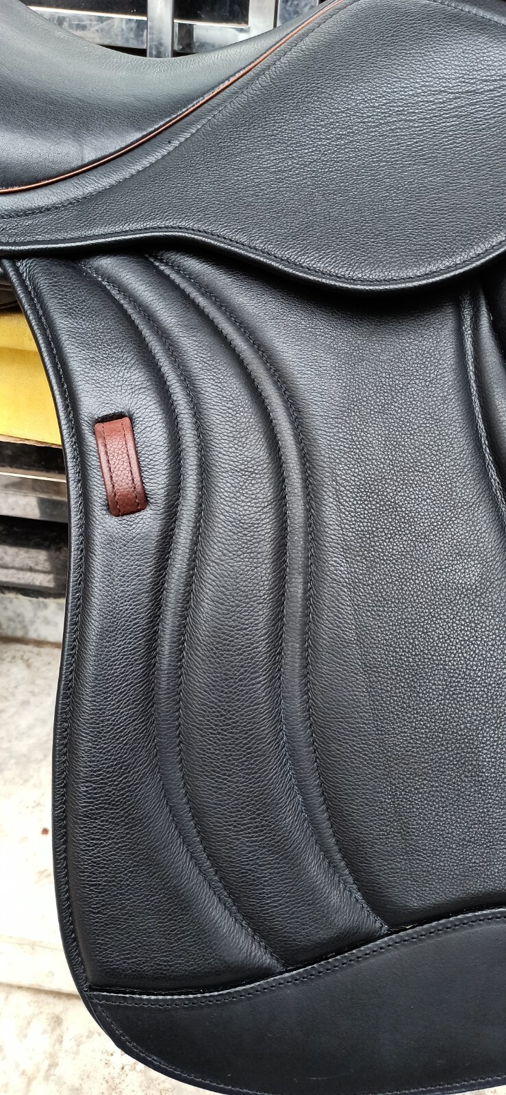 Leather Dressage Monoflap Saddle Brand New Adjustable Gullets, Size 17" to 18"