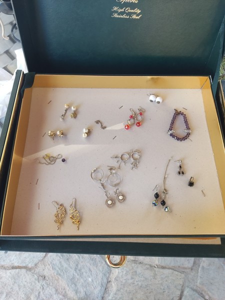 Estuche Para Guardar joyas ,CON REGALO DE PENDIENTES
