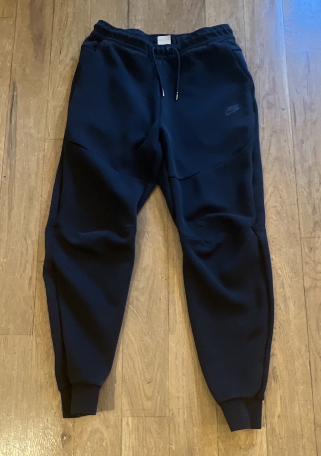 Nike Tech Men’s Black SweatPants M Drawstring Elastic Waist Pockets Gym