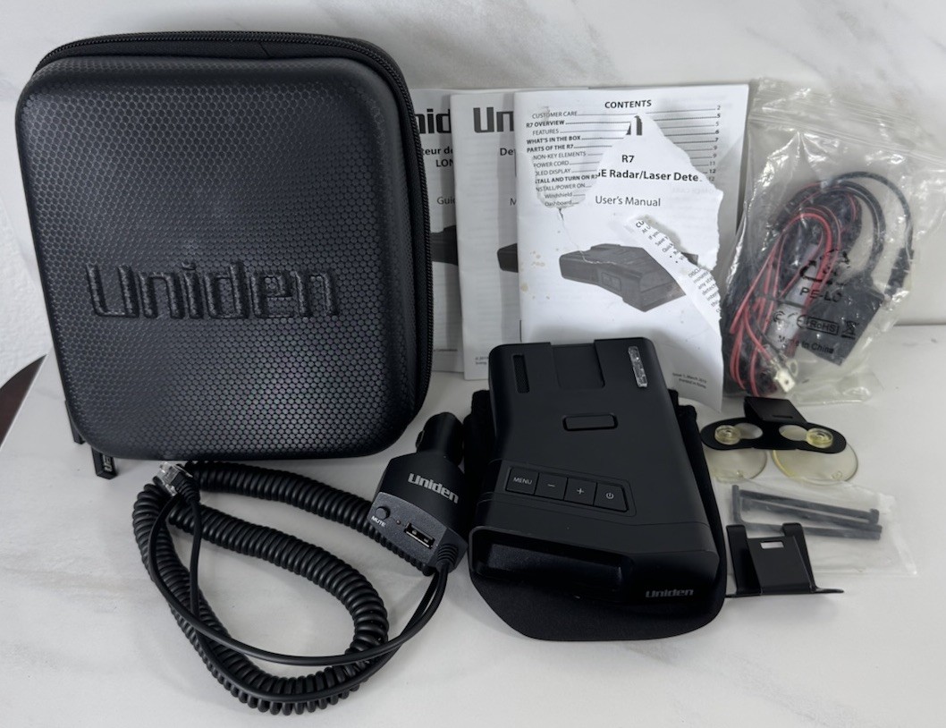 Uniden R7 Extreme Long Range Laser/Radar Detector W/ Hardwire Kit
