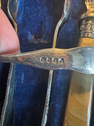 Vintage EPNS Silver Plate Spoon Set And Tongs 9 Pieces - Picture 7 of 10