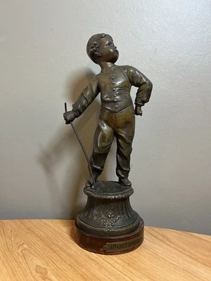 Statue enfant régule patiné “Affaire d’Honneur” XIXe socle bois 24cm - Photo 1/4