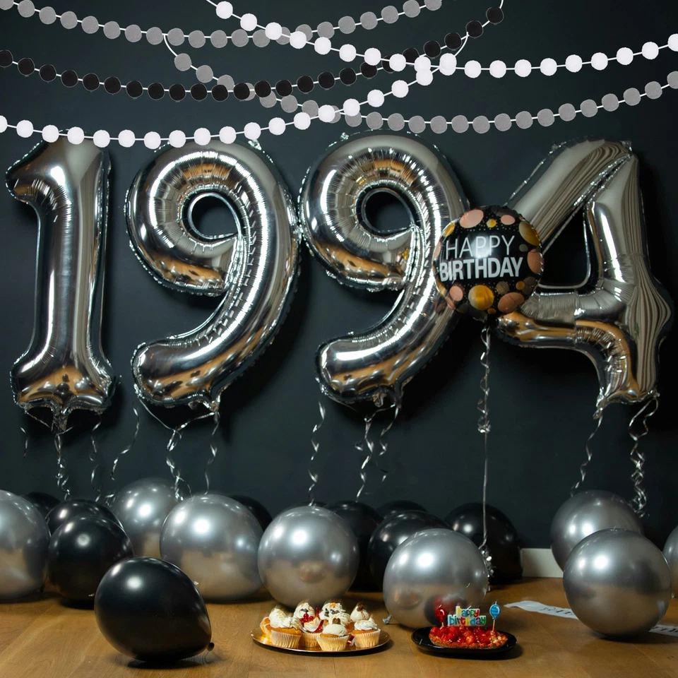 Декоративная гирлянда из 4 шариков Pom Pom 8,2 фута для вечеринок серая - Изображение 4 из 4