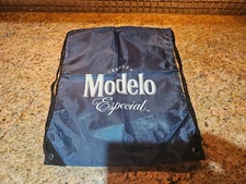 Modelo Especial Beer Drawstring Backpack
