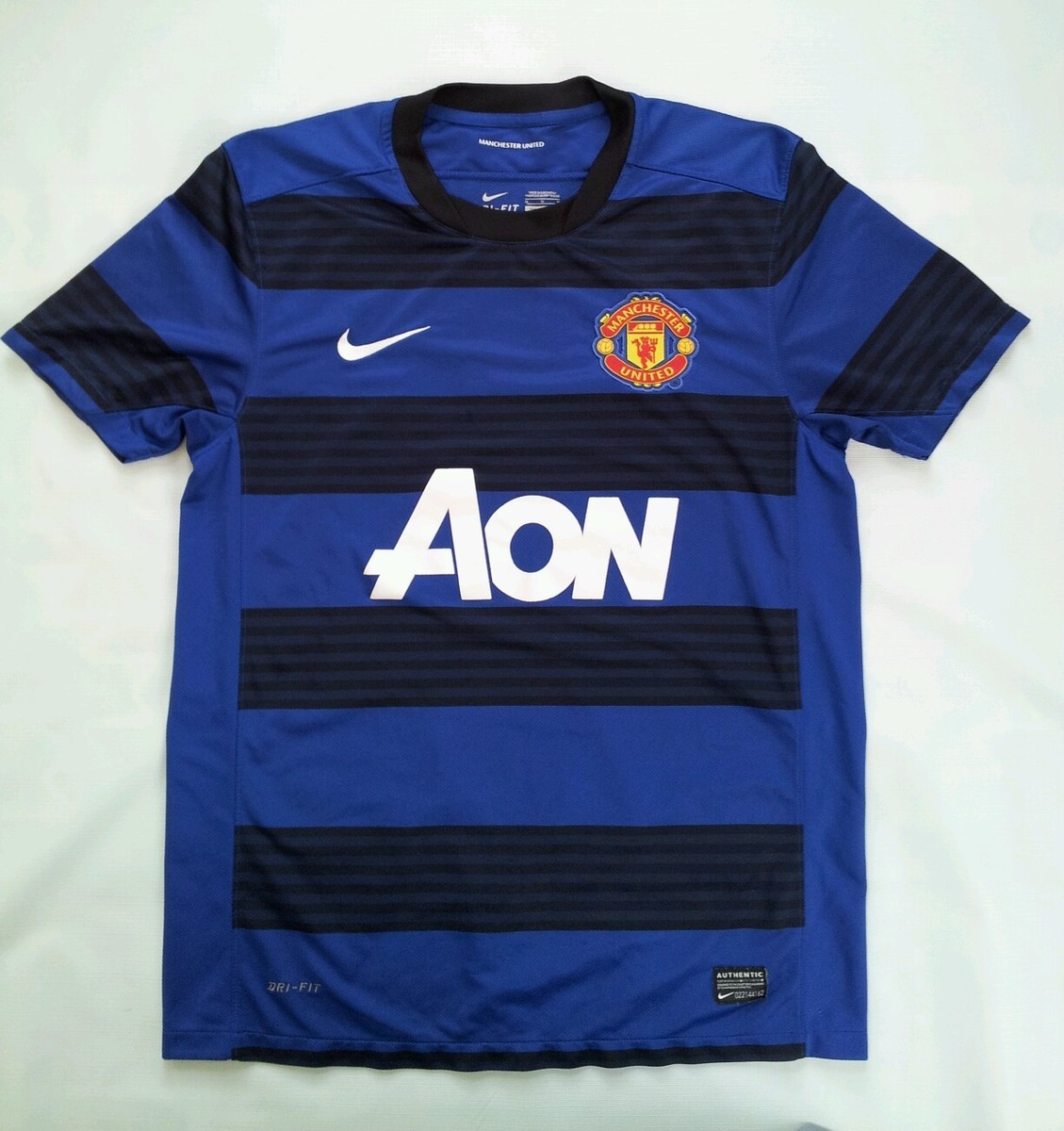 RARE AUTHENTIC NIKE DRI-FIT MANCHESTER UNITED 