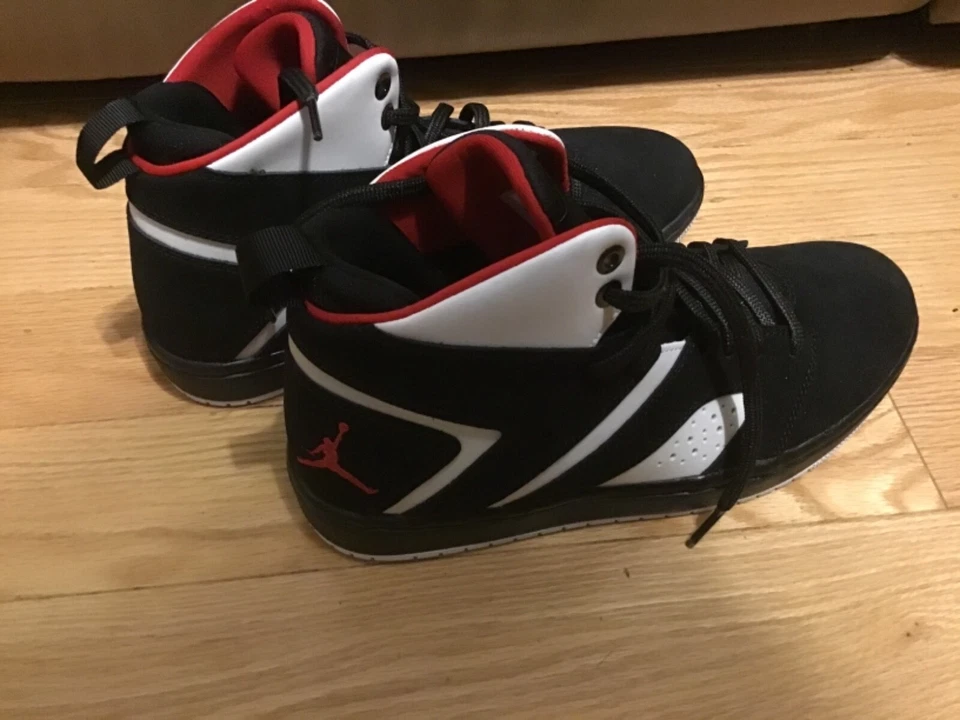 Jordan Flight Legend 'Triple Blanco'. SKUAA2526 023 nuevo sin caja con etiquetas talla 8us Foto 2 de 4