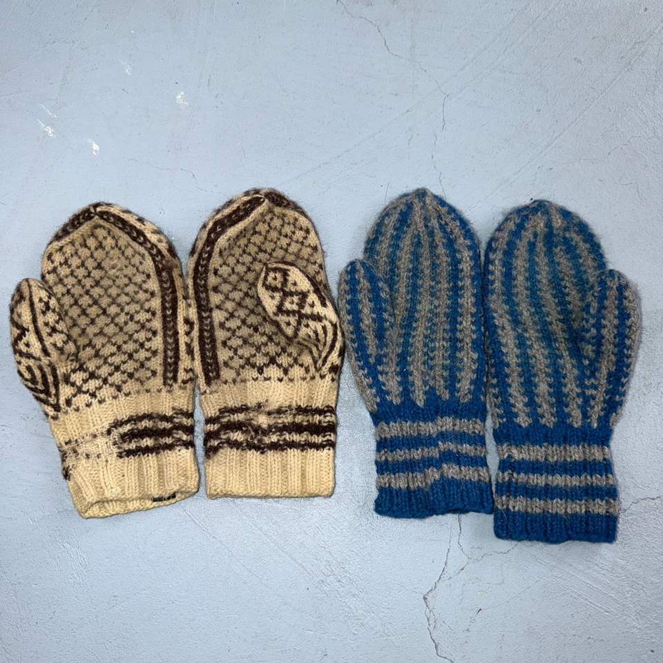 VTG 1960s Lot of 2 Charcoal Gray and Cream Wool Norway Mittens Gloves Cute 60s - Image 2 of 4