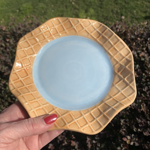 Williams Sonoma 4 Waffle Cone Ice Cream 7" Dessert Plates Pastel Colors - Picture 10 of 14