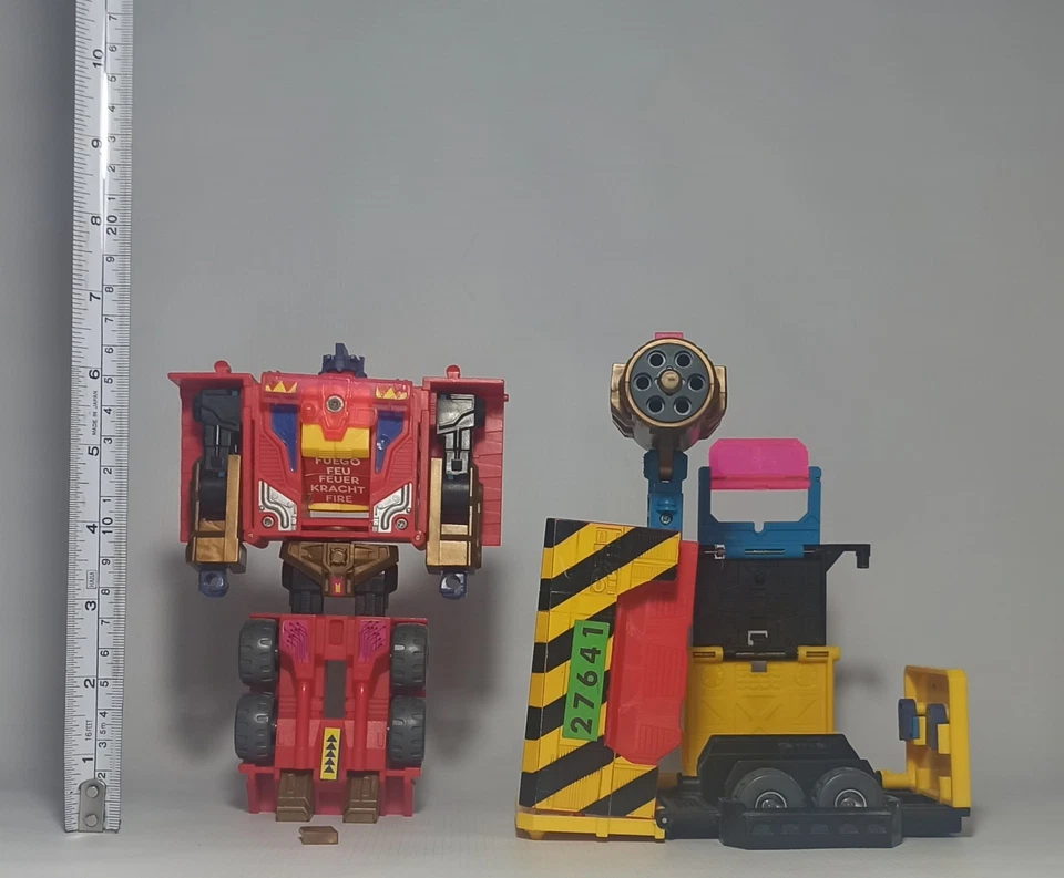HASBRO VTG 1993 TRANSFORMERS G1 EUROPEAN OBLITERATORS PYRO BROKEN WAIST - Image 2 of 4