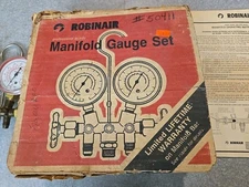 Robinair Side Wheel Manifold Gauge Set w/ Hoses box & instructions. Vintage