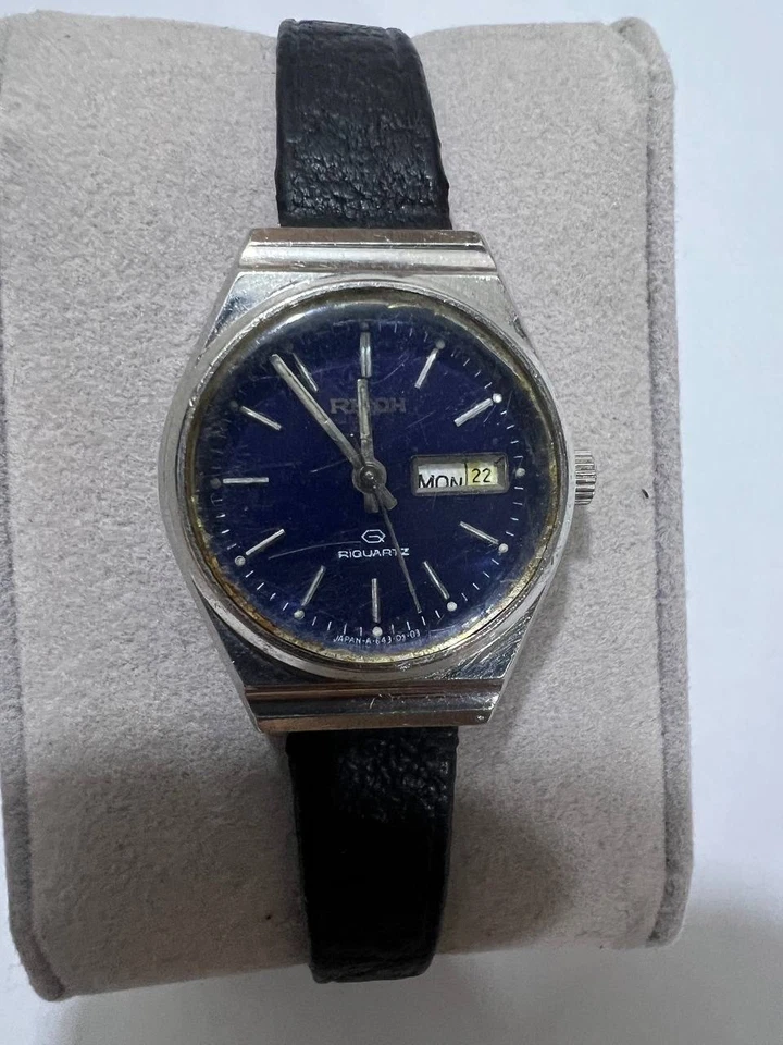 Reloj Vintage Ricoh RiQuartz Día-Fecha Esfera Azul Japón Cuarzo Clásico Foto 3 de 4