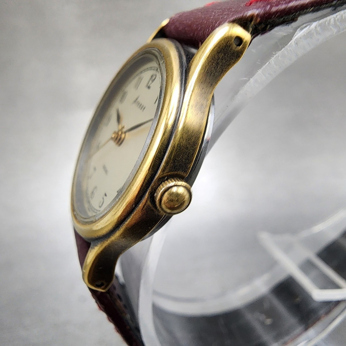 Seiko Avenue Watch Women 23mm Silver Dial Bronze Tone 1f21