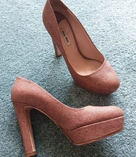 Miu Miu Pink Stingray Platform Heels, US 8.5, IT 39