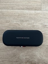 Tommy Hilfiger Hartschalen-Brillenetui mit Mi...