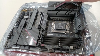 ASUS ROG STRIX B650E-F Gaming WiFi Motherboard for Ryzen AM5 ATX, WiFi Antenna