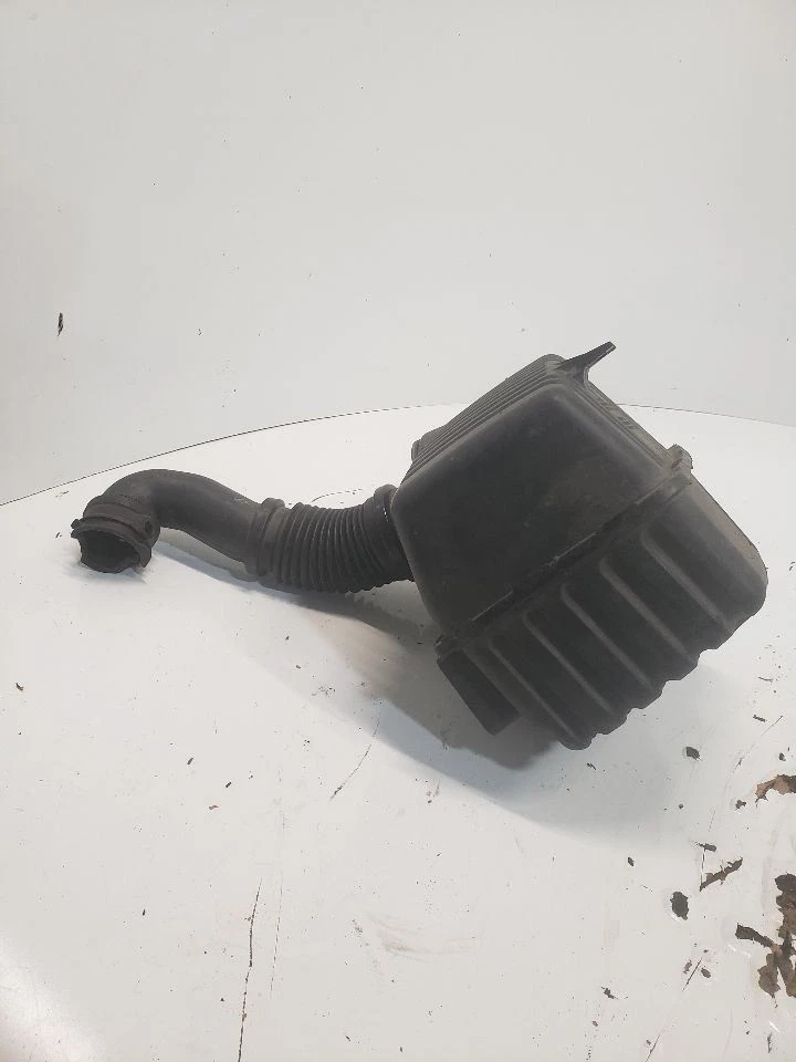 Air Cleaner Convertible 2.4L Fits 01-06 SEBRING 1354906 - Image 2 of 4